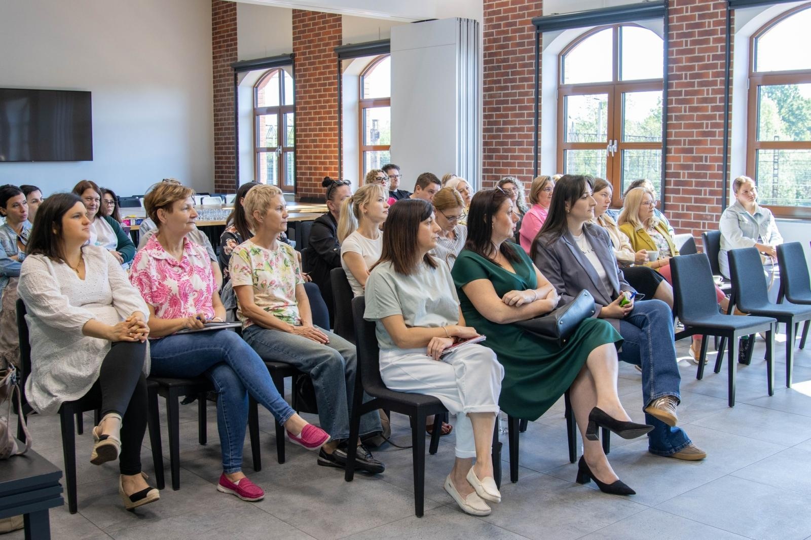 Zdjęcie w galerii na portalu naszwodzislaw.com: Szkoły na pierwszej linii walki z przemocą. Ważne szkolenia w Wodzisławiu Śląskim wiadomości z regionu
