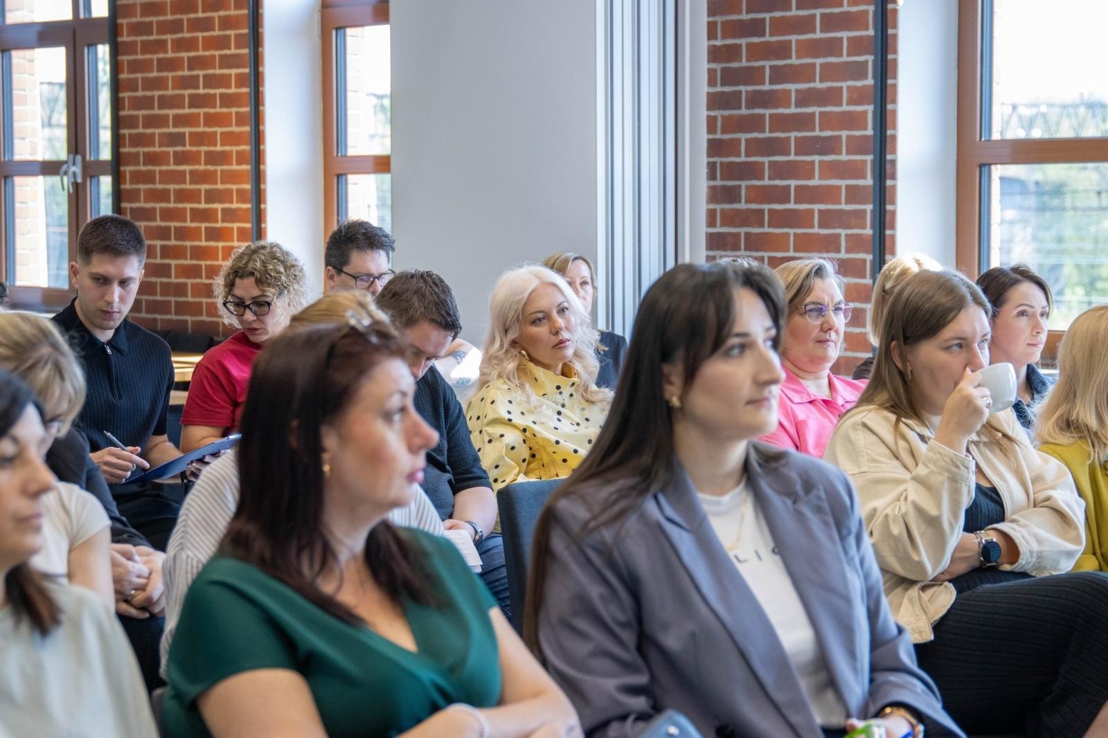 Zdjęcie w galerii na portalu naszwodzislaw.com: Szkoły na pierwszej linii walki z przemocą. Ważne szkolenia w Wodzisławiu Śląskim wiadomości z regionu