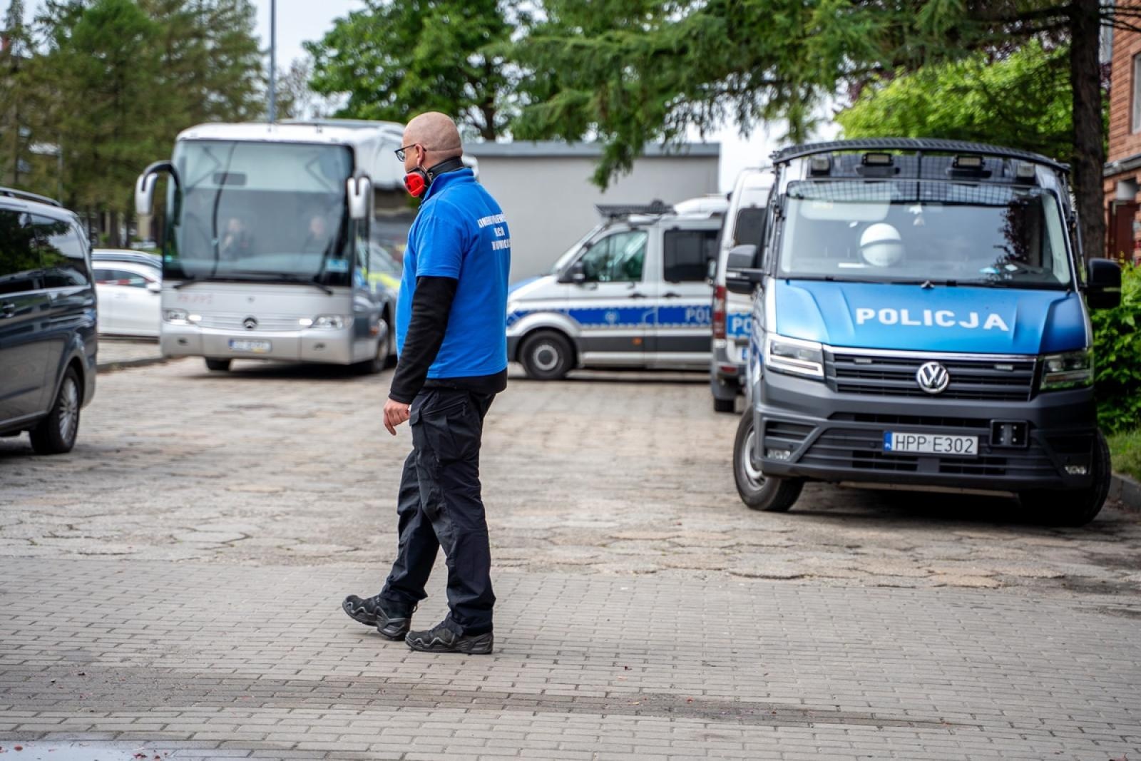 Zdjęcie w galerii na portalu naszwodzislaw.com: Coś tu nie gra. Nietypowa konkurencja zaskoczyła ratowników medycznych w Katowicach wiadomości z regionu