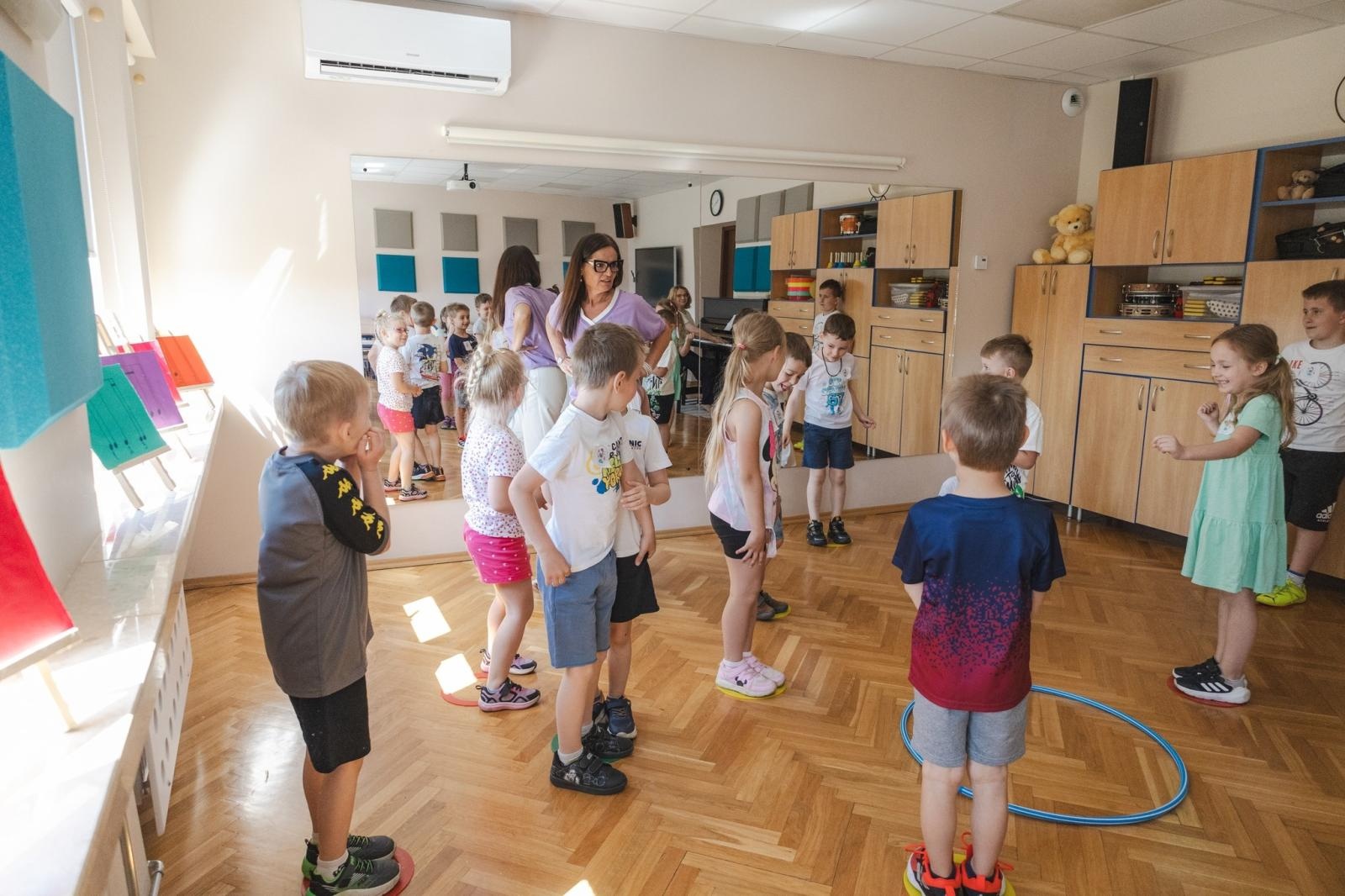 Zdjęcie w galerii na portalu naszwodzislaw.com: Bajkowa Misja Wodzisławskich Skrzatów 2026. Przedszkolaki odkrywają świat sztuki i zabawy wiadomości z regionu