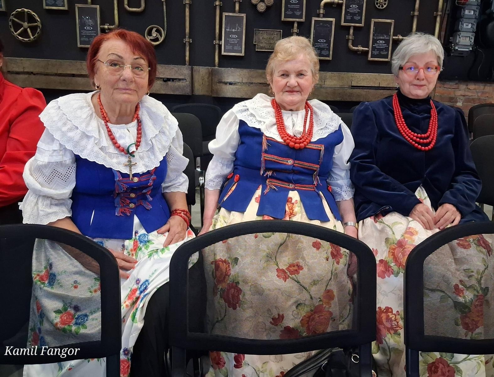 Zdjęcie w galerii na portalu naszwodzislaw.com: Śląska moda w Zabytkowej Kopalni Ignacy. Młodzież z Rydułtów zachwyciła publiczność wiadomości z regionu