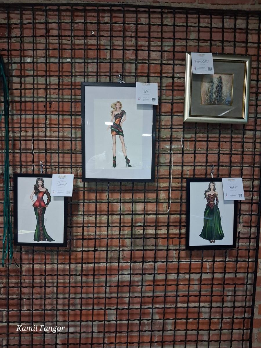 Zdjęcie w galerii na portalu naszwodzislaw.com: Śląska moda w Zabytkowej Kopalni Ignacy. Młodzież z Rydułtów zachwyciła publiczność wiadomości z regionu