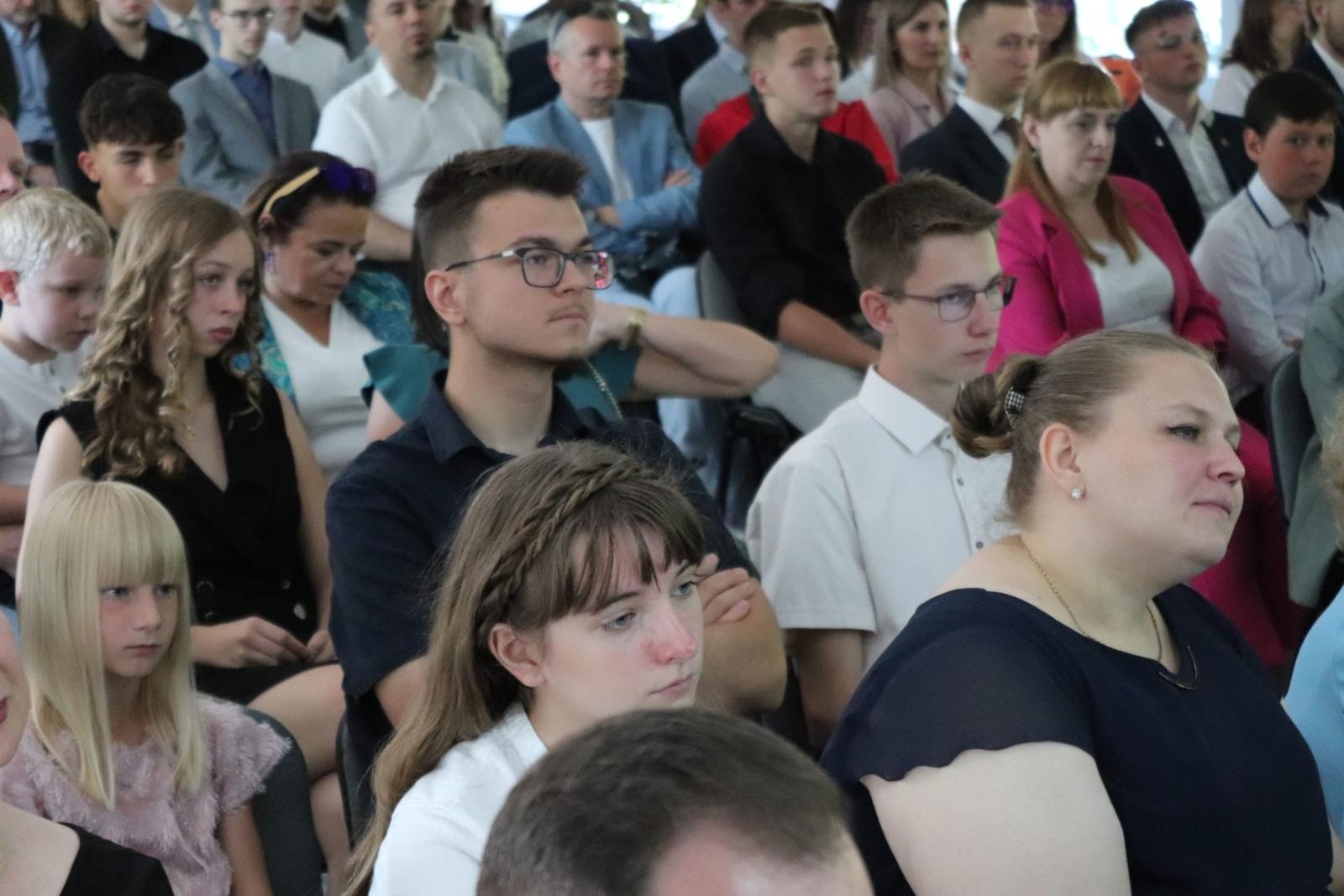 Zdjęcie w galerii na portalu naszwodzislaw.com: Najzdolniejsi uczniowie nagrodzeni. Gala Konkursów Zawodowych w Wodzisławiu Śląskim wiadomości z regionu