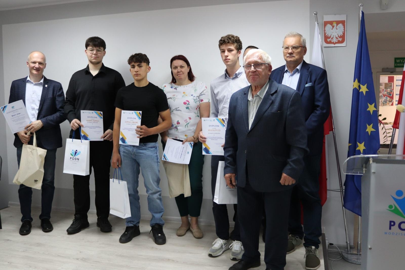 Zdjęcie w galerii na portalu naszwodzislaw.com: Najzdolniejsi uczniowie nagrodzeni. Gala Konkursów Zawodowych w Wodzisławiu Śląskim wiadomości z regionu