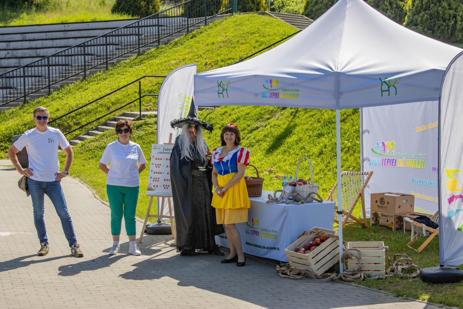 Zdjęcie w galerii na portalu naszwodzislaw.com: Bajkowa misja zakończona sukcesem. Wielki finał Wodzisławskich Skrzatów na Trzech Wzgórzach wiadomości z regionu