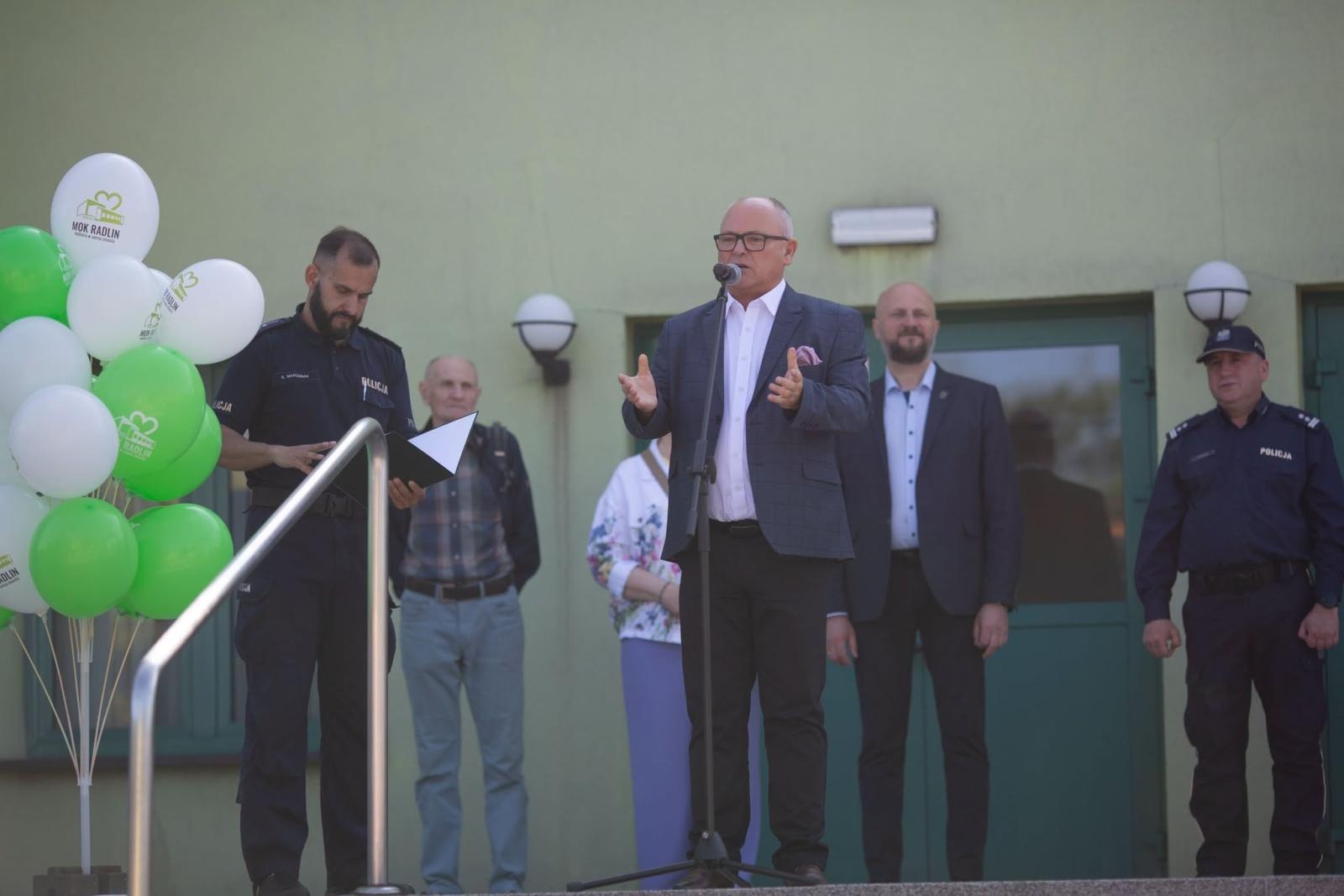 Zdjęcie w galerii na portalu naszwodzislaw.com: Płonący olej, psy policyjne i sprzęt ratowniczy. Piknik Bezpieczeństwa zachwycił Radlin [FOTO] wiadomości z regionu