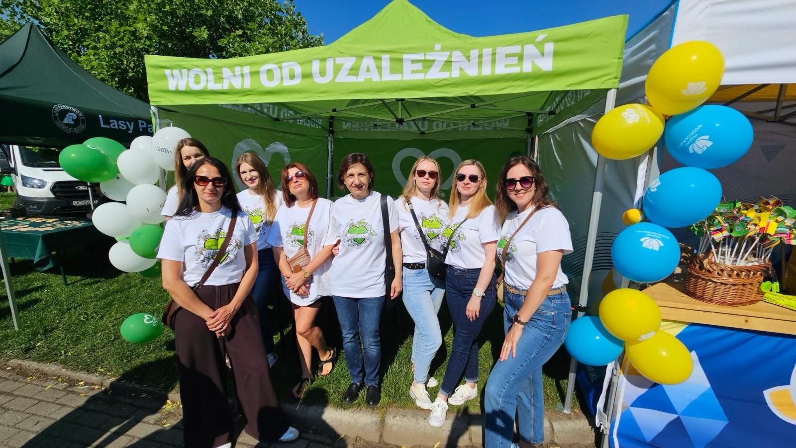 Zdjęcie w galerii na portalu naszwodzislaw.com: Płonący olej, psy policyjne i sprzęt ratowniczy. Piknik Bezpieczeństwa zachwycił Radlin [FOTO] wiadomości z regionu