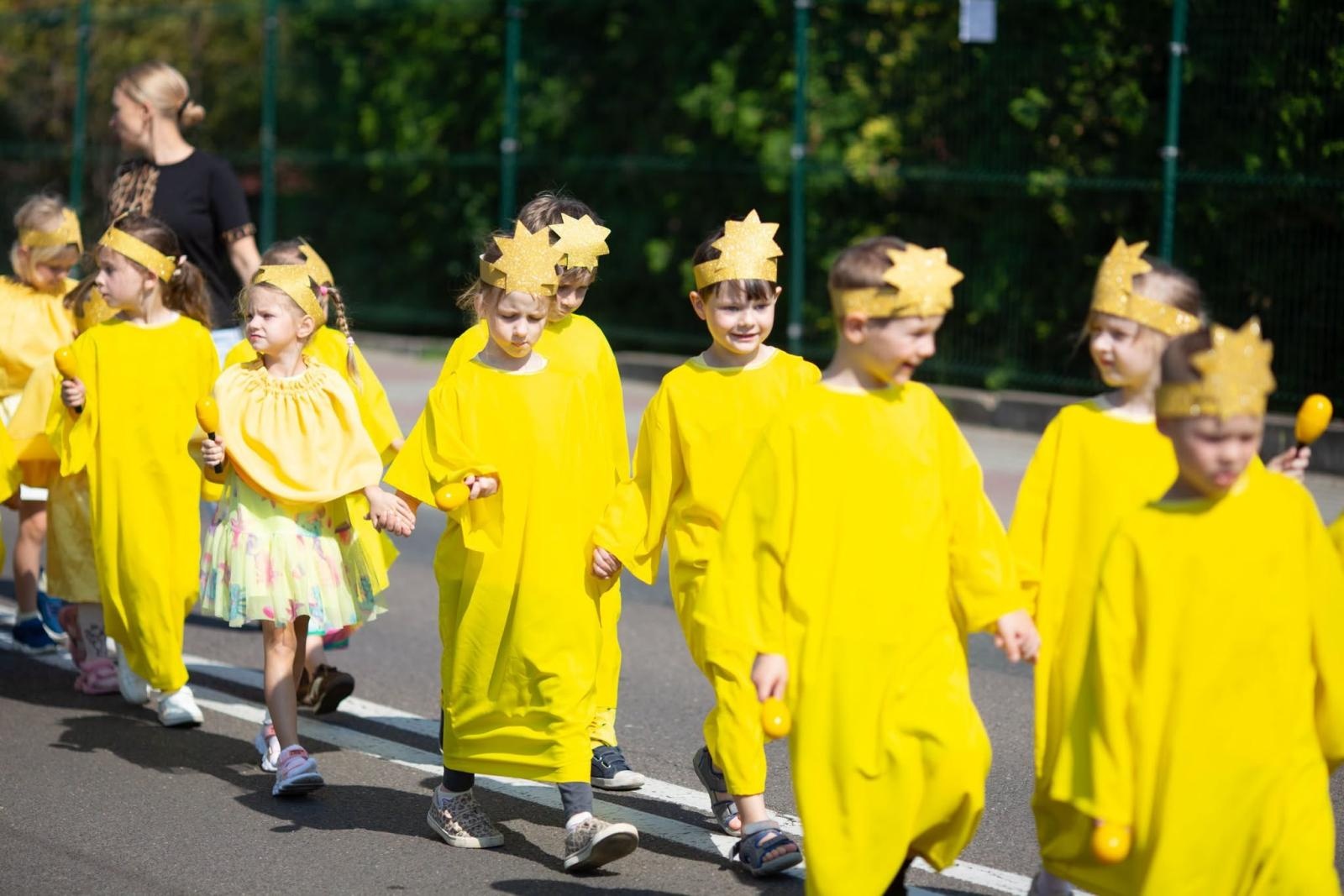 Zdjęcie w galerii na portalu naszwodzislaw.com: Płonący olej, psy policyjne i sprzęt ratowniczy. Piknik Bezpieczeństwa zachwycił Radlin [FOTO] wiadomości z regionu