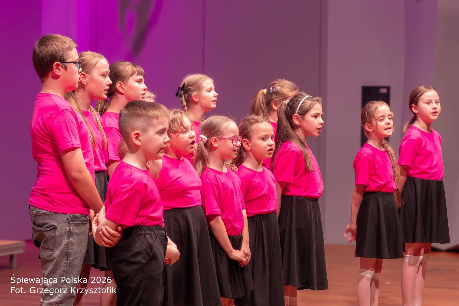 Zdjęcie w galerii na portalu naszwodzislaw.com: Młodzi artyści z Wodzisławia zachwycili w NOSPR. Wyjątkowy koncert wśród bajkowych dźwięków wiadomości z regionu