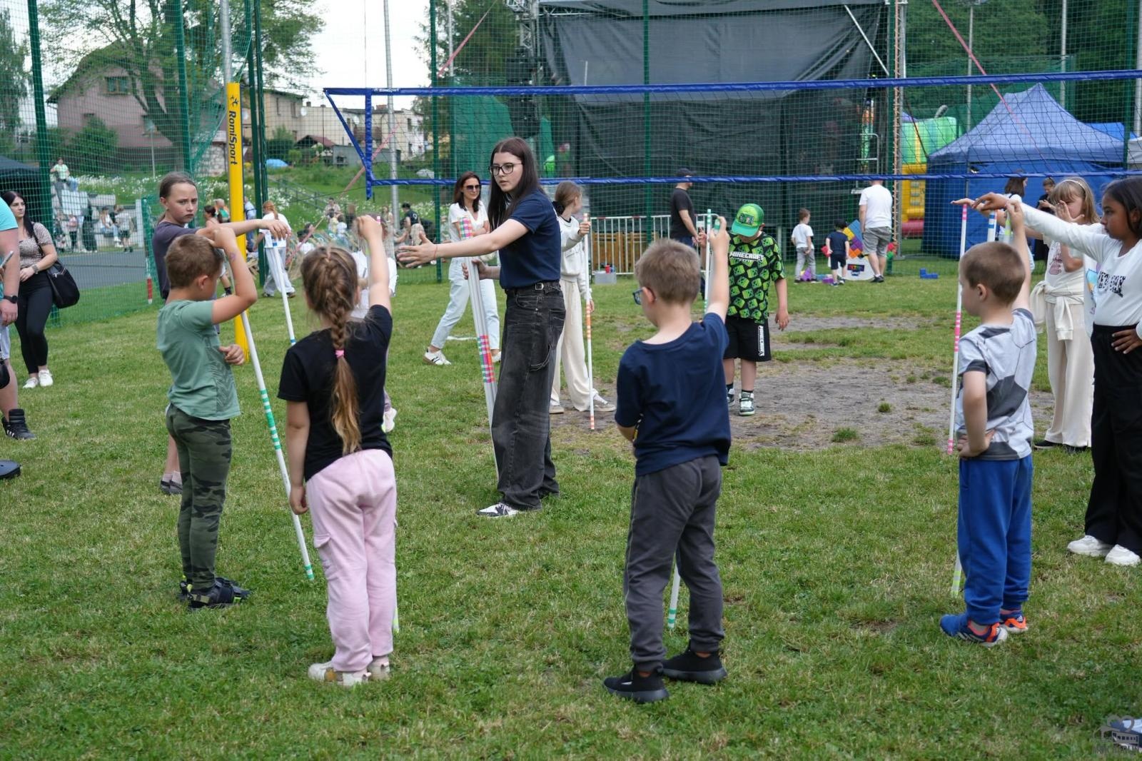 Zdjęcie w galerii na portalu naszwodzislaw.com: Folk, muzyka i emocje mimo deszczu. Za nami II Festiwal FOLK IN RADLIN wiadomości z regionu