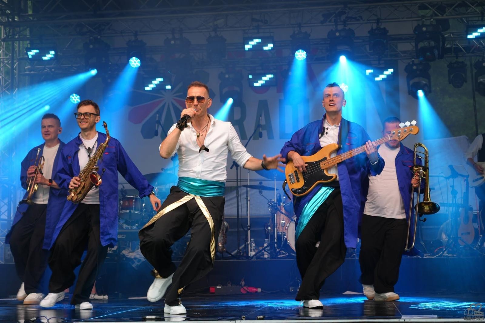 Zdjęcie w galerii na portalu naszwodzislaw.com: Folk, muzyka i emocje mimo deszczu. Za nami II Festiwal FOLK IN RADLIN wiadomości z regionu