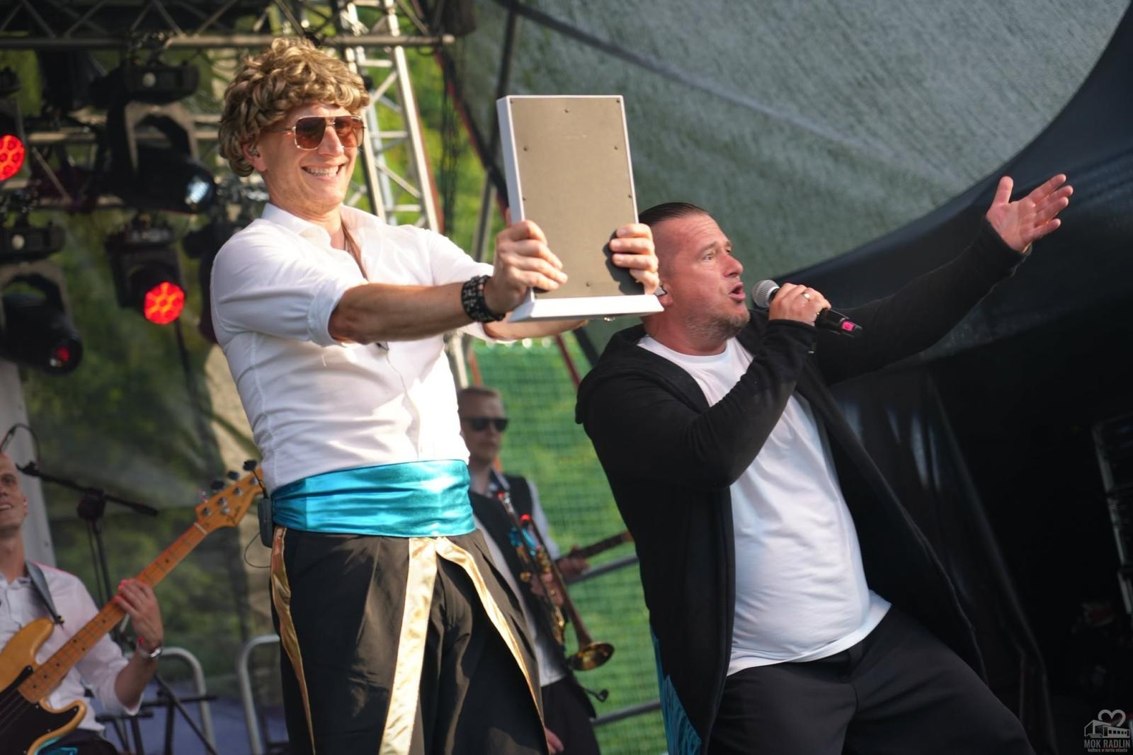 Zdjęcie w galerii na portalu naszwodzislaw.com: Folk, muzyka i emocje mimo deszczu. Za nami II Festiwal FOLK IN RADLIN wiadomości z regionu