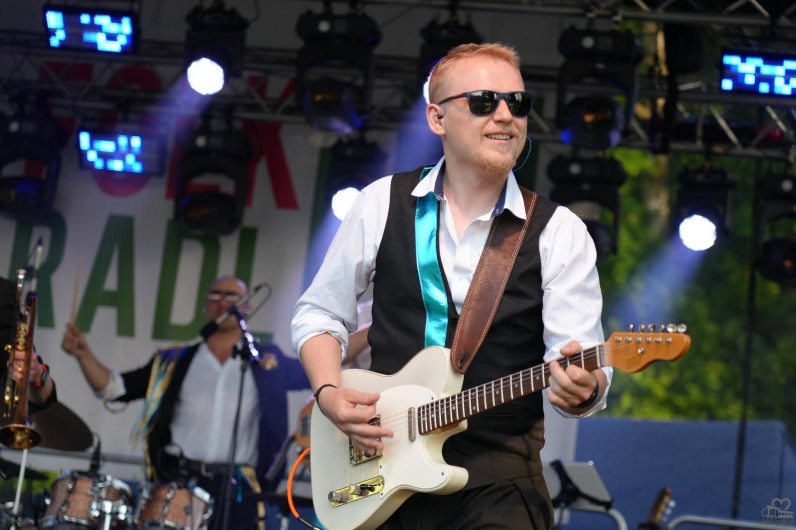 Zdjęcie w galerii na portalu naszwodzislaw.com: Folk, muzyka i emocje mimo deszczu. Za nami II Festiwal FOLK IN RADLIN wiadomości z regionu