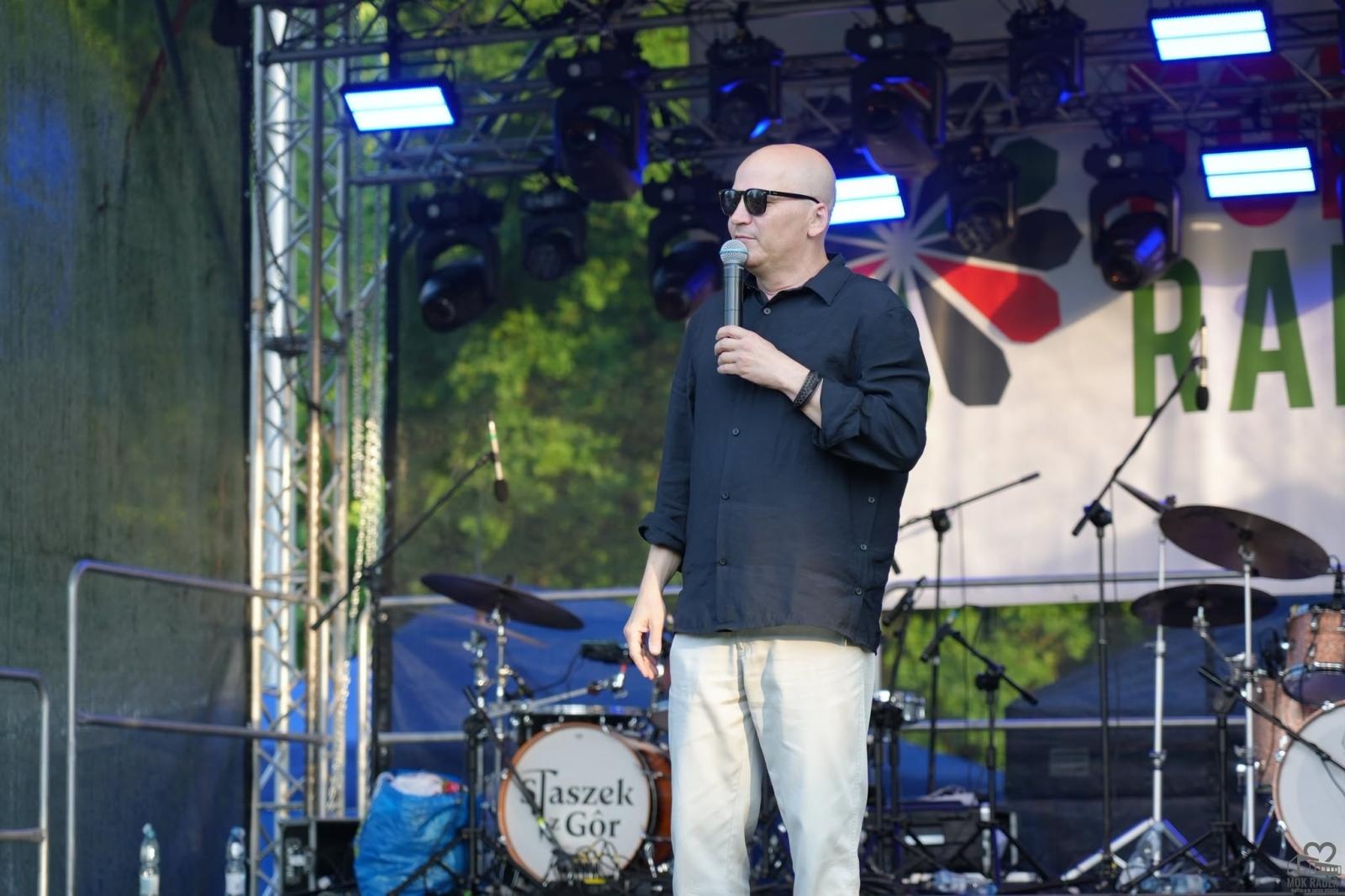 Zdjęcie w galerii na portalu naszwodzislaw.com: Folk, muzyka i emocje mimo deszczu. Za nami II Festiwal FOLK IN RADLIN wiadomości z regionu