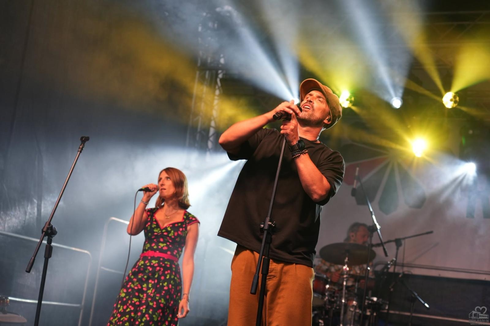 Zdjęcie w galerii na portalu naszwodzislaw.com: Folk, muzyka i emocje mimo deszczu. Za nami II Festiwal FOLK IN RADLIN wiadomości z regionu