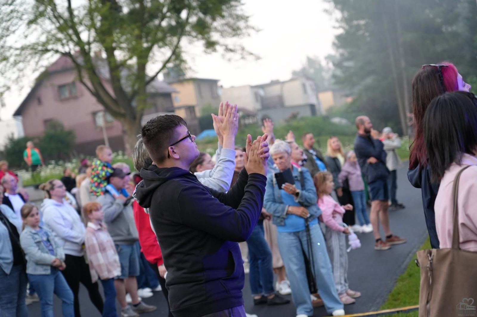 Zdjęcie w galerii na portalu naszwodzislaw.com: Folk, muzyka i emocje mimo deszczu. Za nami II Festiwal FOLK IN RADLIN wiadomości z regionu