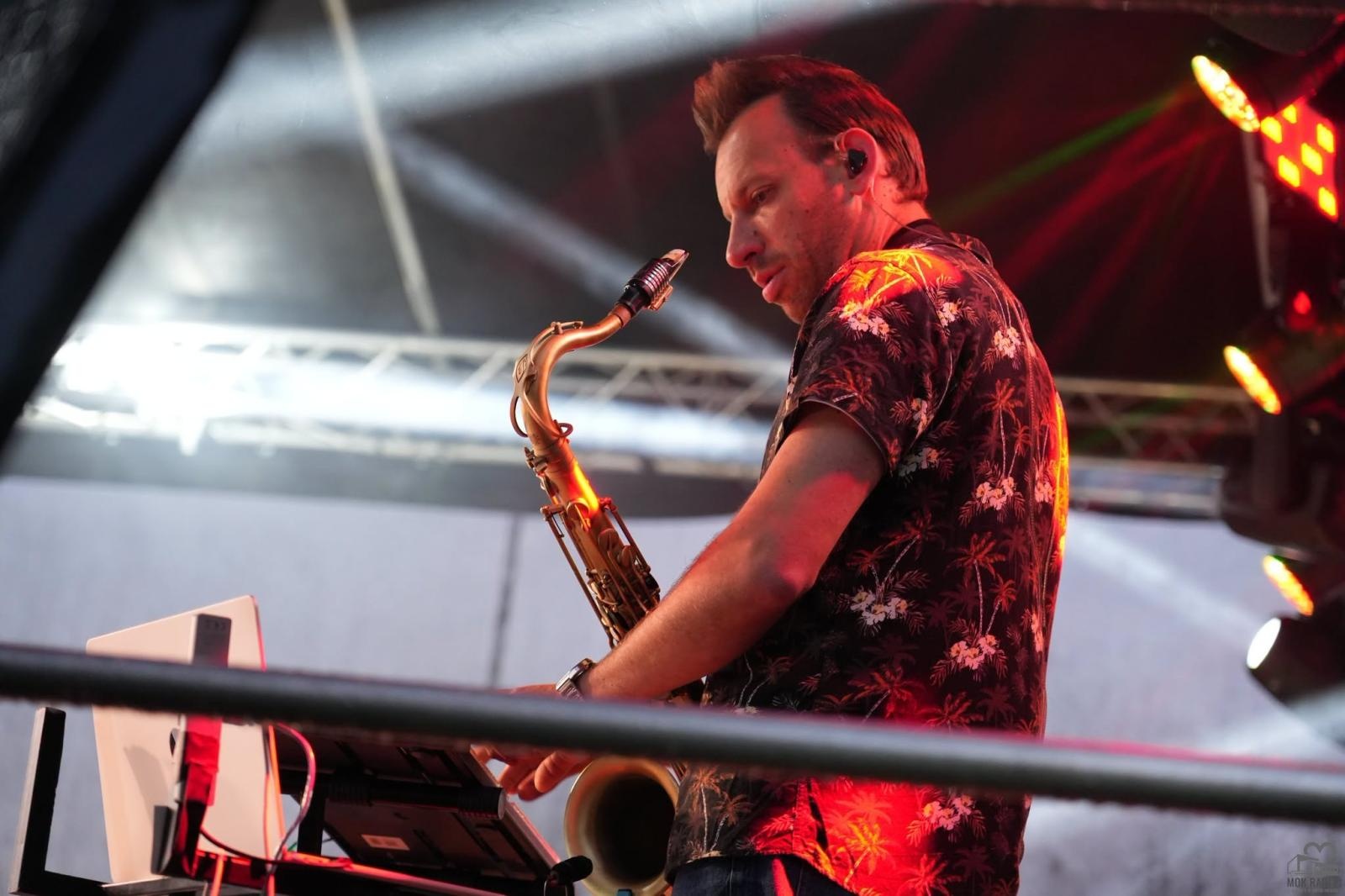 Zdjęcie w galerii na portalu naszwodzislaw.com: Folk, muzyka i emocje mimo deszczu. Za nami II Festiwal FOLK IN RADLIN wiadomości z regionu