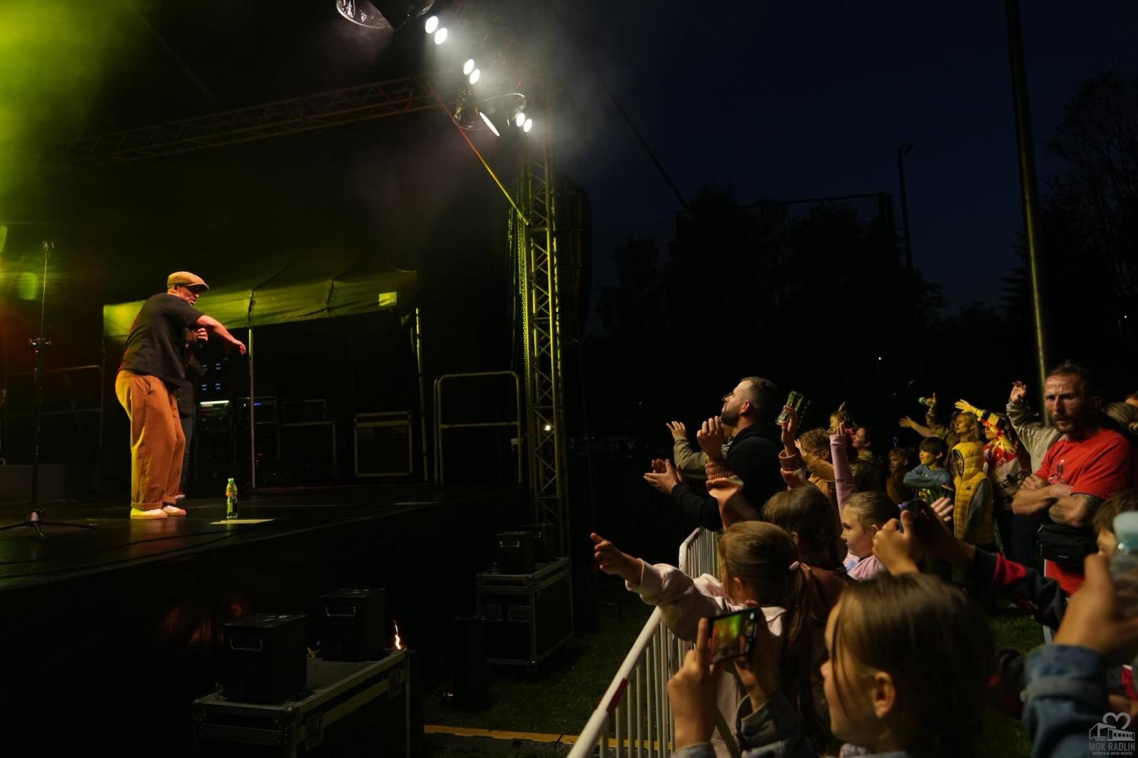 Zdjęcie w galerii na portalu naszwodzislaw.com: Folk, muzyka i emocje mimo deszczu. Za nami II Festiwal FOLK IN RADLIN wiadomości z regionu
