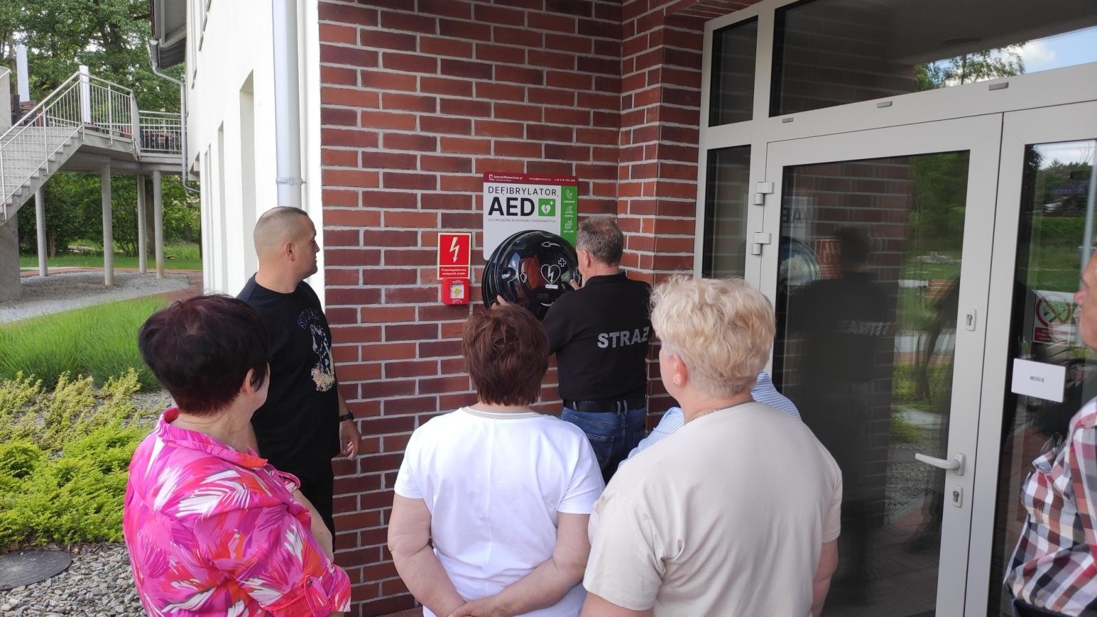Zdjęcie w galerii na portalu naszwodzislaw.com: Gmina Mszana: Każdy może uratować życie. Trwają szkolenia z obsługi defibrylatorów AED wiadomości z regionu