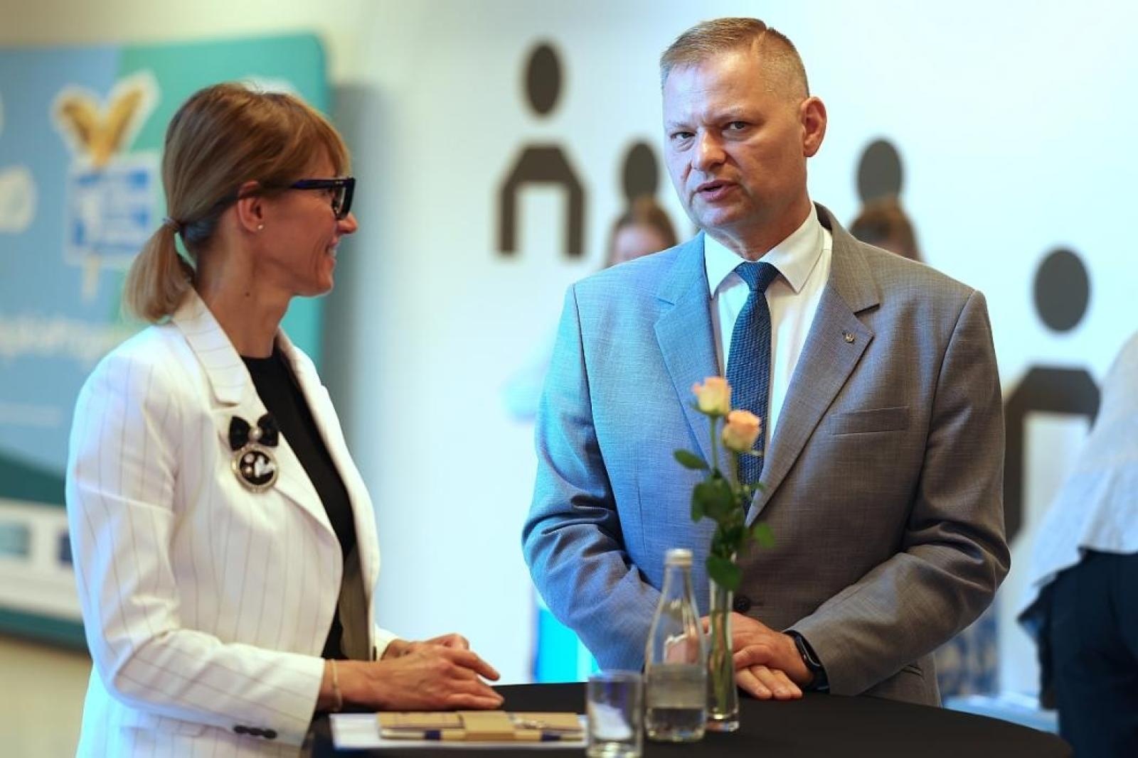 Zdjęcie w galerii na portalu naszwodzislaw.com: Śląskie oddycha przyszłością wiadomości z regionu