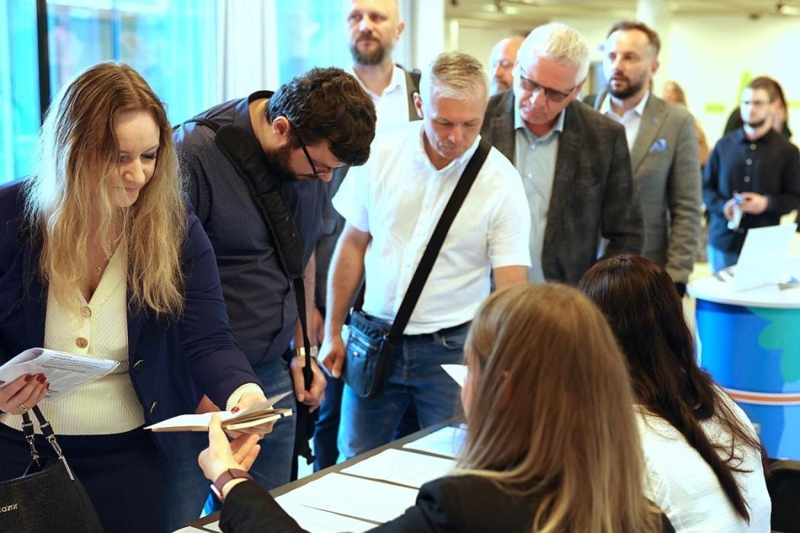 Zdjęcie w galerii na portalu naszwodzislaw.com: Śląskie oddycha przyszłością wiadomości z regionu