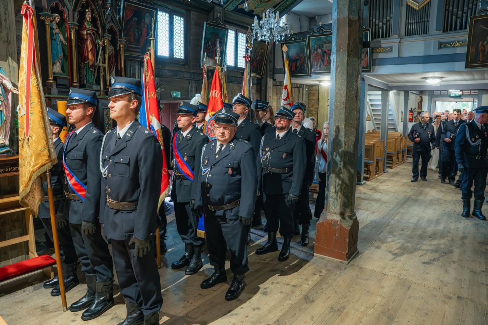 Zdjęcie w galerii na portalu naszwodzislaw.com: Święto strażaków z Łazisk. 115-lecie OSP i otwarcie nowoczesnej infrastruktury [FOTO] wiadomości z regionu