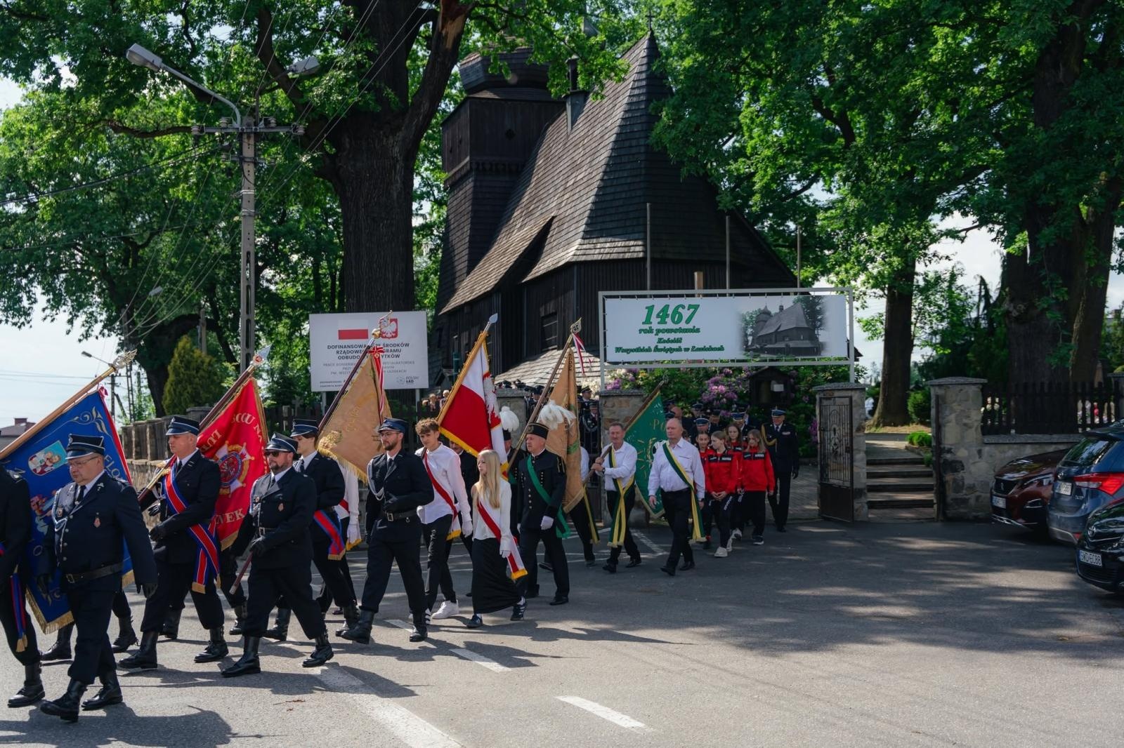Zdjęcie w galerii na portalu naszwodzislaw.com: Święto strażaków z Łazisk. 115-lecie OSP i otwarcie nowoczesnej infrastruktury [FOTO] wiadomości z regionu