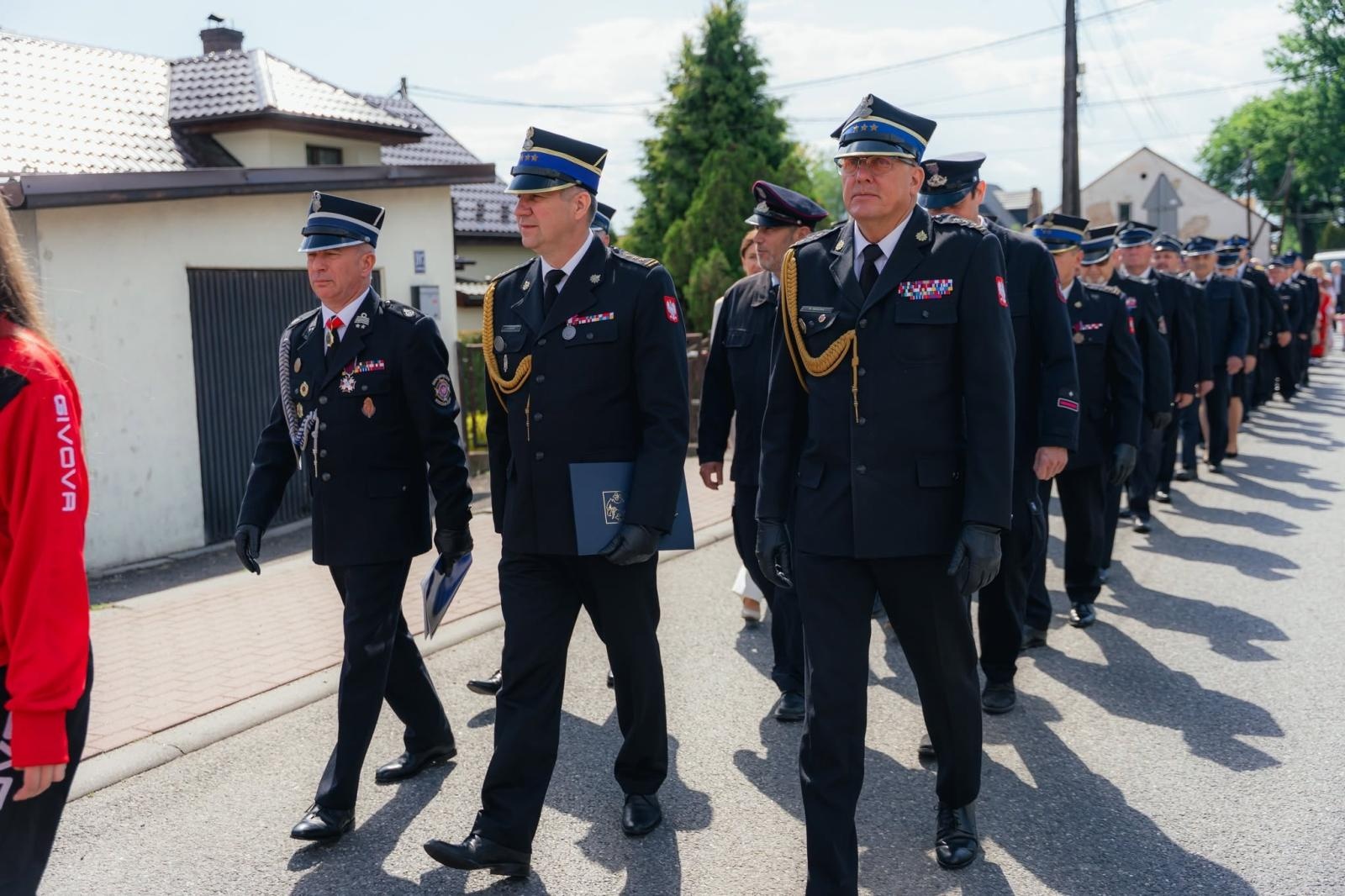 Zdjęcie w galerii na portalu naszwodzislaw.com: Święto strażaków z Łazisk. 115-lecie OSP i otwarcie nowoczesnej infrastruktury [FOTO] wiadomości z regionu