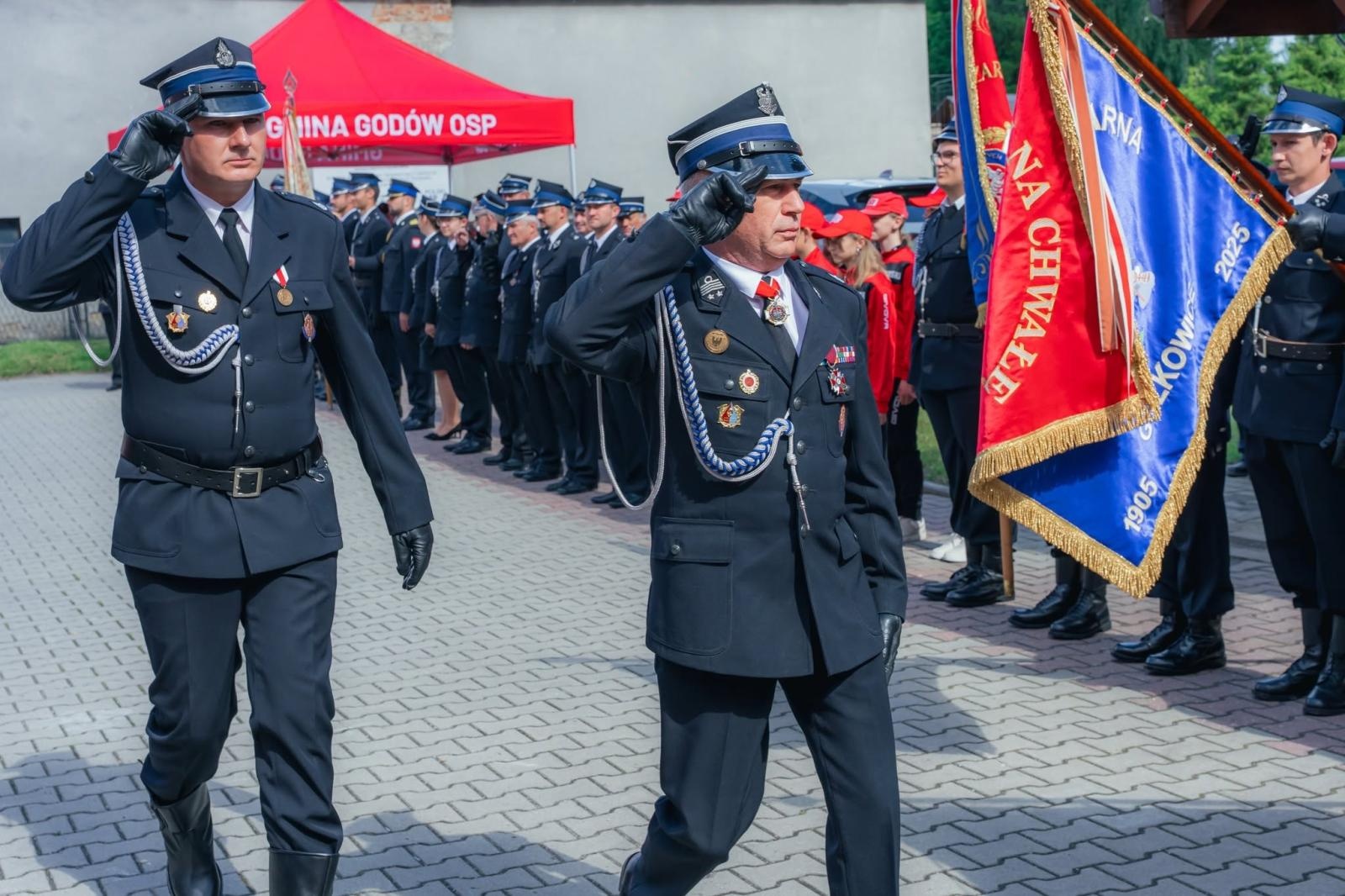 Zdjęcie w galerii na portalu naszwodzislaw.com: Święto strażaków z Łazisk. 115-lecie OSP i otwarcie nowoczesnej infrastruktury [FOTO] wiadomości z regionu