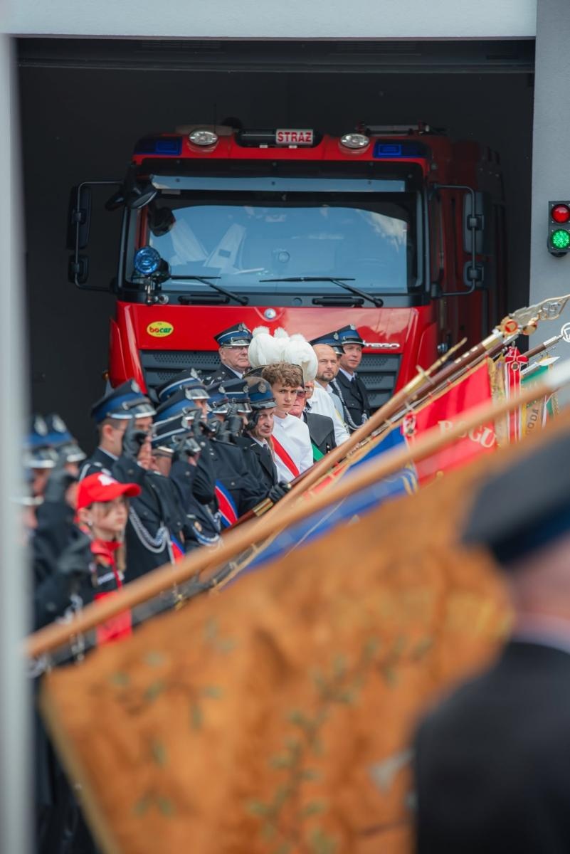 Zdjęcie w galerii na portalu naszwodzislaw.com: Święto strażaków z Łazisk. 115-lecie OSP i otwarcie nowoczesnej infrastruktury [FOTO] wiadomości z regionu
