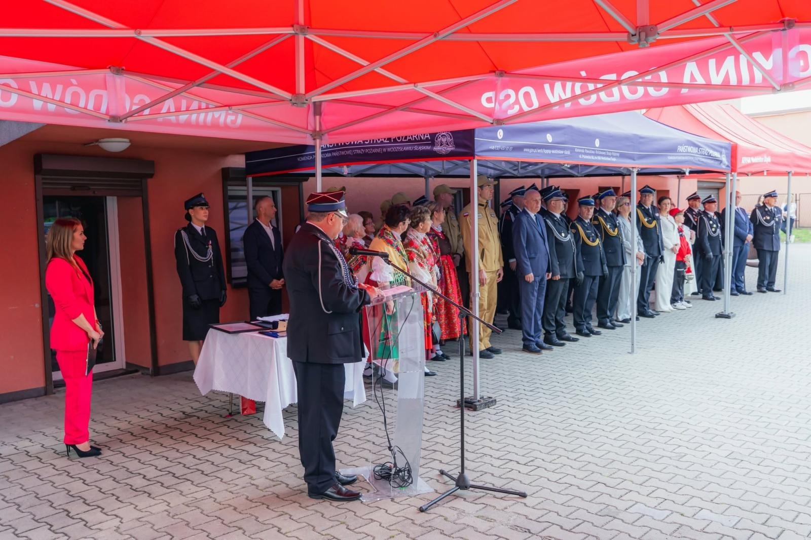 Zdjęcie w galerii na portalu naszwodzislaw.com: Święto strażaków z Łazisk. 115-lecie OSP i otwarcie nowoczesnej infrastruktury [FOTO] wiadomości z regionu