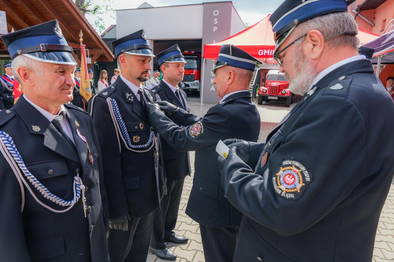 Zdjęcie w galerii na portalu naszwodzislaw.com: Święto strażaków z Łazisk. 115-lecie OSP i otwarcie nowoczesnej infrastruktury [FOTO] wiadomości z regionu