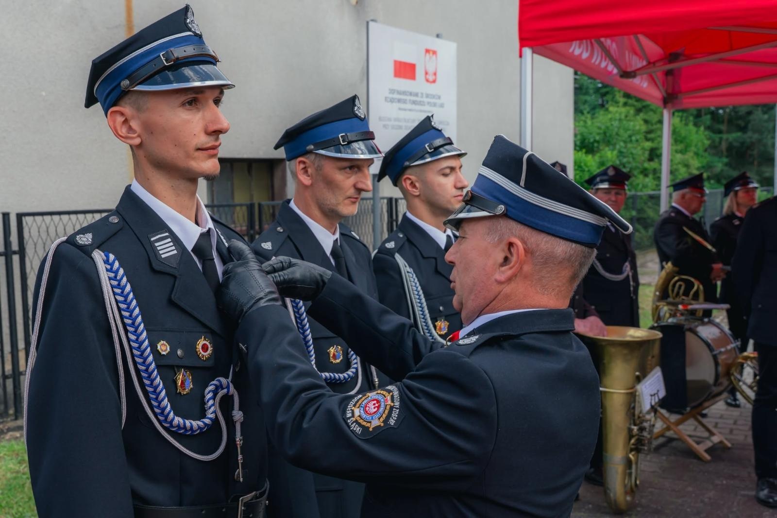 Zdjęcie w galerii na portalu naszwodzislaw.com: Święto strażaków z Łazisk. 115-lecie OSP i otwarcie nowoczesnej infrastruktury [FOTO] wiadomości z regionu