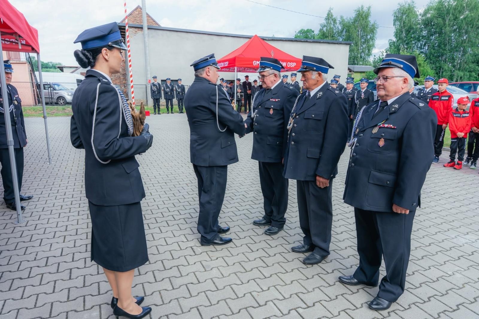 Zdjęcie w galerii na portalu naszwodzislaw.com: Święto strażaków z Łazisk. 115-lecie OSP i otwarcie nowoczesnej infrastruktury [FOTO] wiadomości z regionu