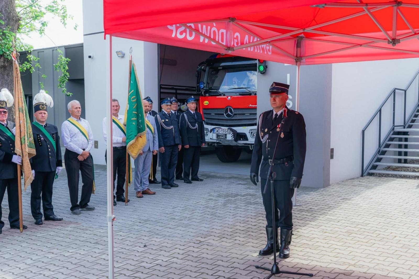 Zdjęcie w galerii na portalu naszwodzislaw.com: Święto strażaków z Łazisk. 115-lecie OSP i otwarcie nowoczesnej infrastruktury [FOTO] wiadomości z regionu