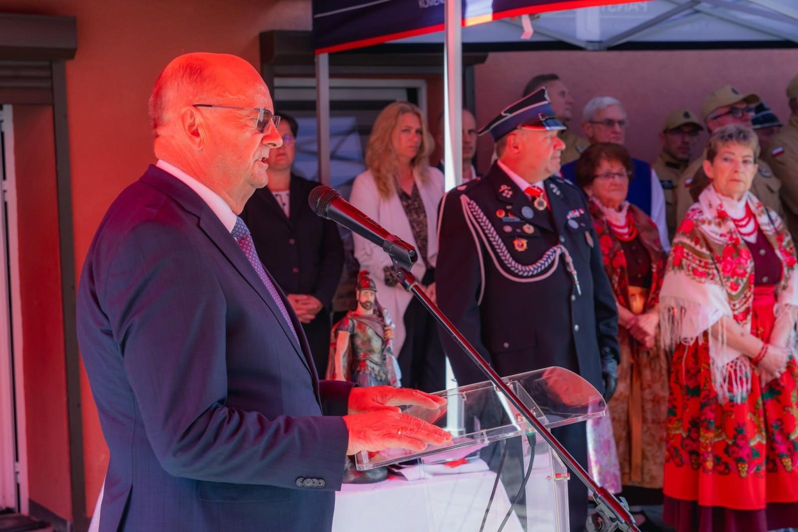 Zdjęcie w galerii na portalu naszwodzislaw.com: Święto strażaków z Łazisk. 115-lecie OSP i otwarcie nowoczesnej infrastruktury [FOTO] wiadomości z regionu