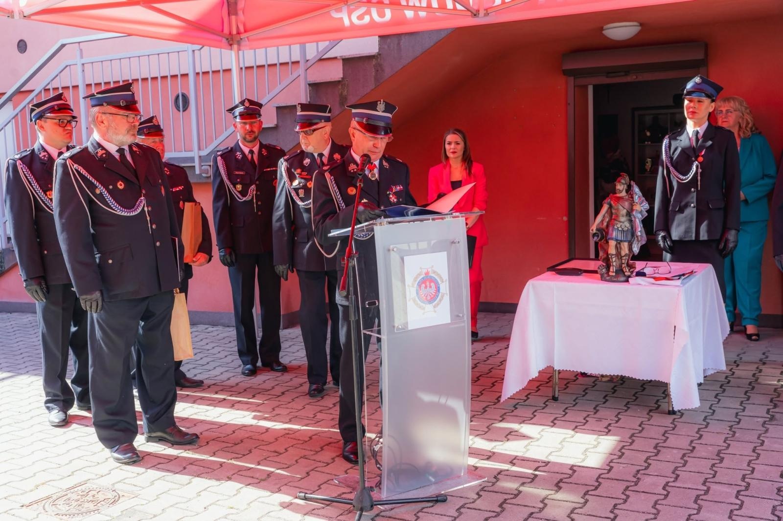 Zdjęcie w galerii na portalu naszwodzislaw.com: Święto strażaków z Łazisk. 115-lecie OSP i otwarcie nowoczesnej infrastruktury [FOTO] wiadomości z regionu