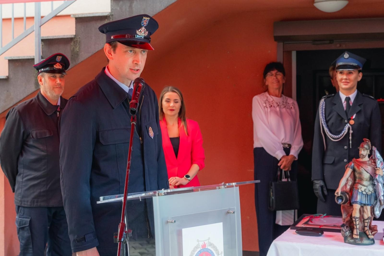 Zdjęcie w galerii na portalu naszwodzislaw.com: Święto strażaków z Łazisk. 115-lecie OSP i otwarcie nowoczesnej infrastruktury [FOTO] wiadomości z regionu