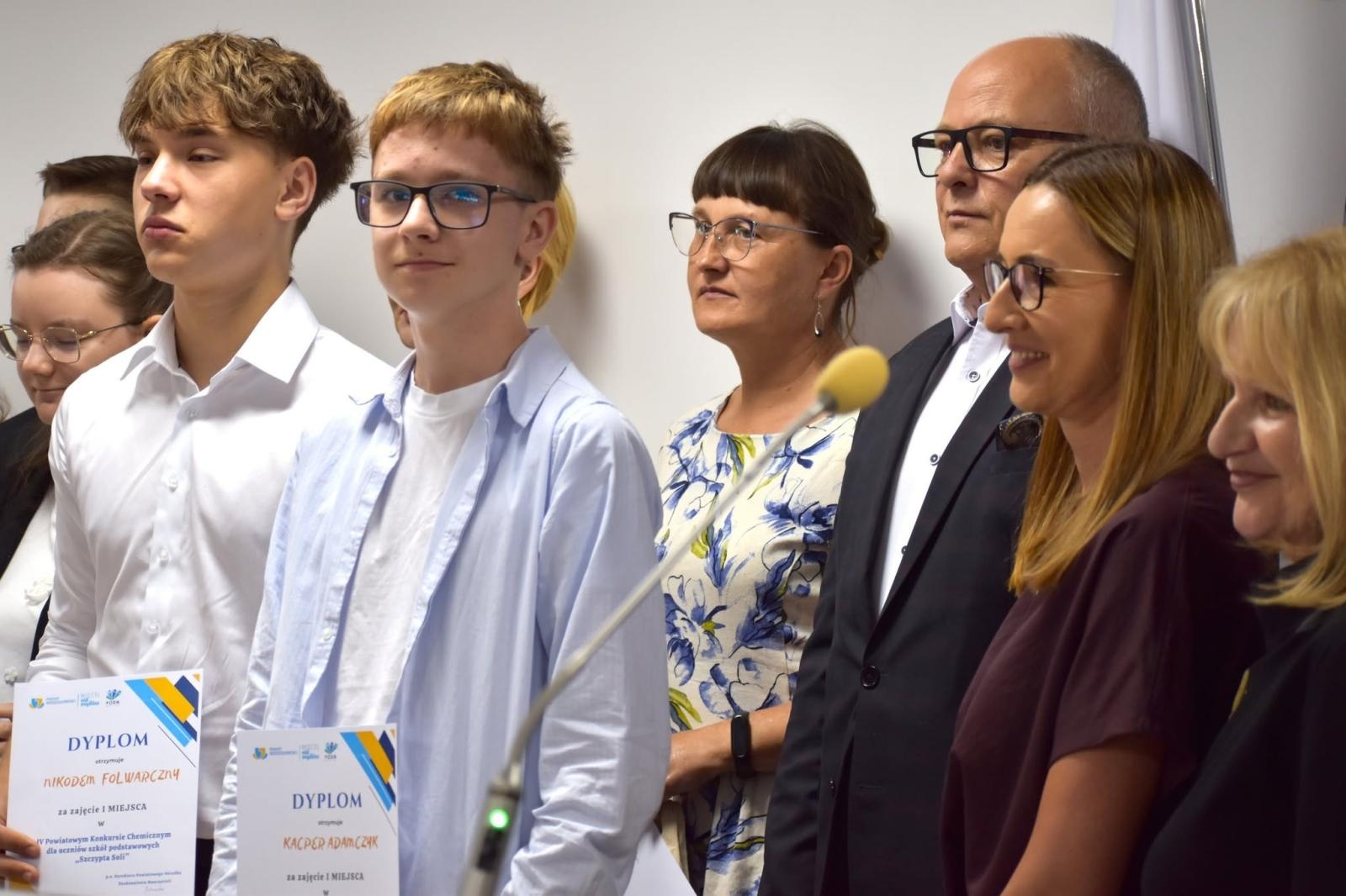 Zdjęcie w galerii na portalu naszwodzislaw.com: Najzdolniejsi uczniowie powiatu nagrodzeni. Gala Laureatów Konkursów Przedmiotowych w PODN wiadomości z regionu