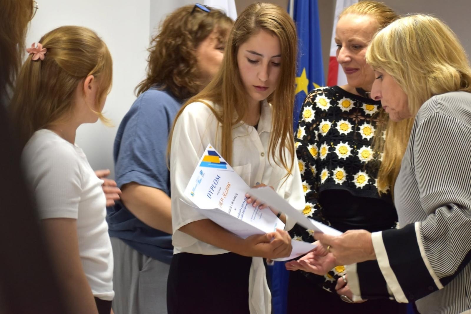 Zdjęcie w galerii na portalu naszwodzislaw.com: Najzdolniejsi uczniowie powiatu nagrodzeni. Gala Laureatów Konkursów Przedmiotowych w PODN wiadomości z regionu
