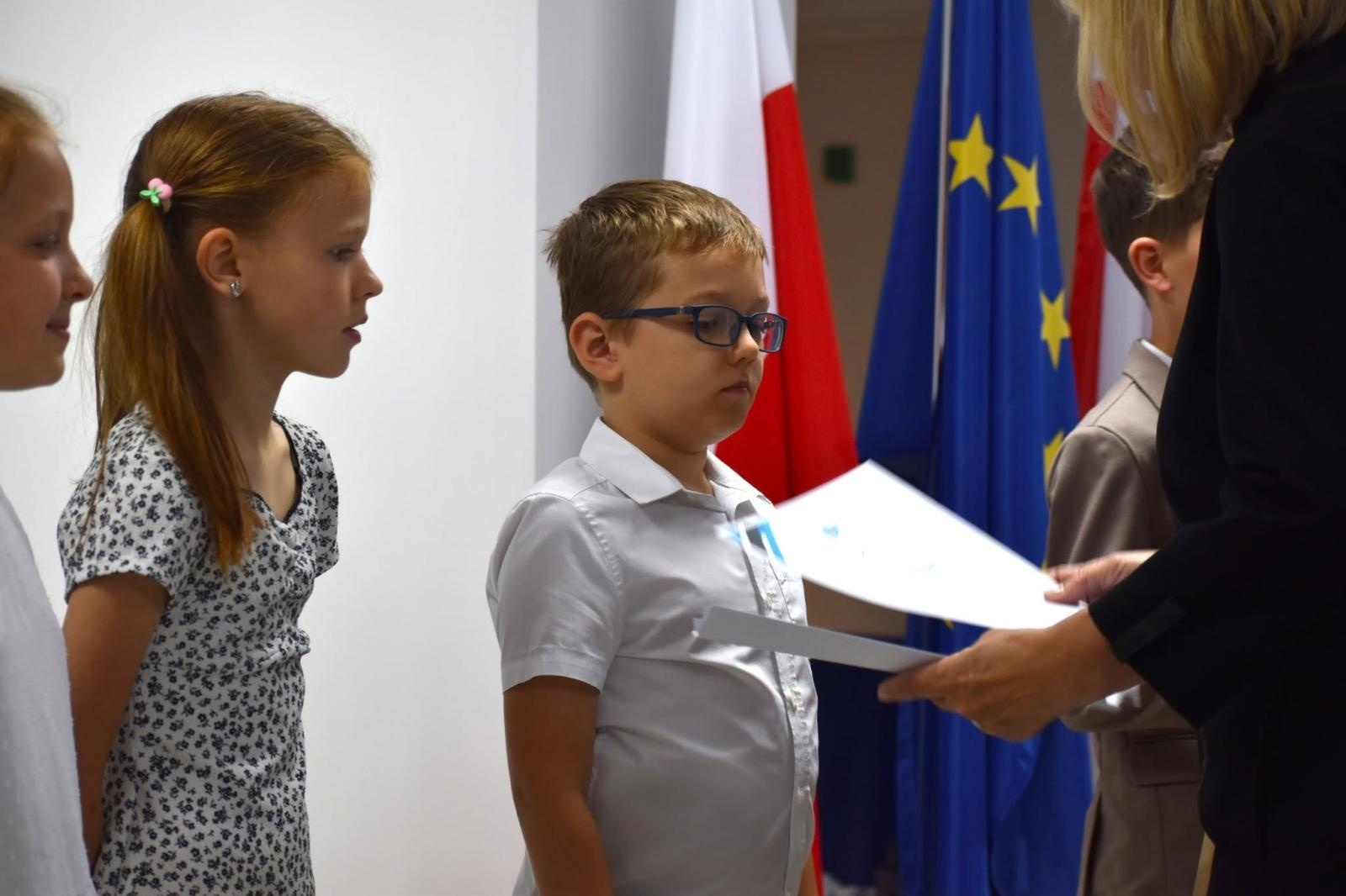 Zdjęcie w galerii na portalu naszwodzislaw.com: Najzdolniejsi uczniowie powiatu nagrodzeni. Gala Laureatów Konkursów Przedmiotowych w PODN wiadomości z regionu