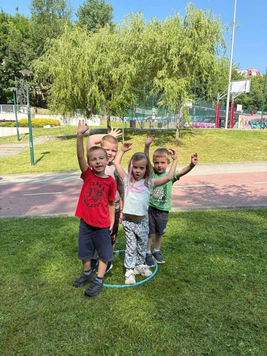 Zdjęcie w galerii na portalu naszwodzislaw.com: Sztafeta Pokoleń w Wodzisławiu. Golf łączy dzieci, dorosłych i seniorów wiadomości z regionu