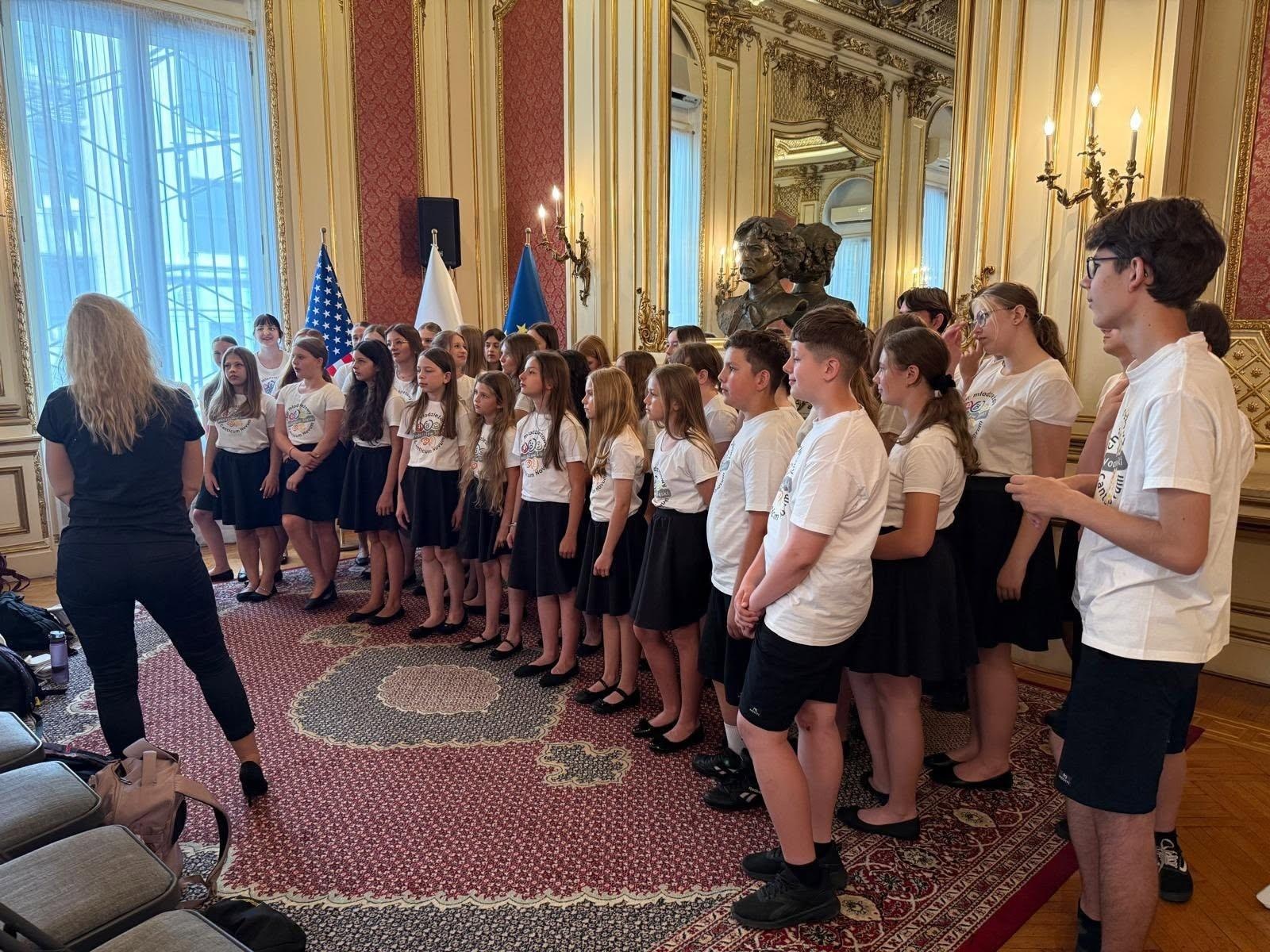 Zdjęcie w galerii na portalu naszwodzislaw.com: Polski głos w sercu Nowego Jorku. Wielki sukces młodzieżowego chóru z Wodzisławia [FOTO] wiadomości z regionu