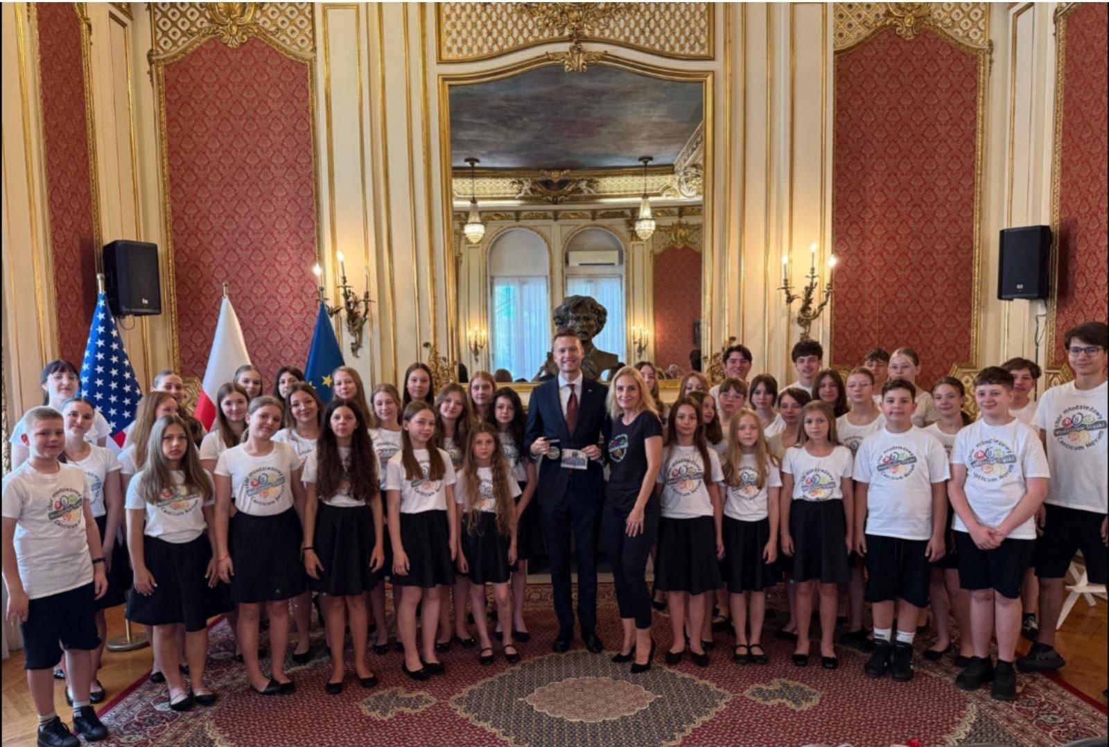 Zdjęcie w galerii na portalu naszwodzislaw.com: Polski głos w sercu Nowego Jorku. Wielki sukces młodzieżowego chóru z Wodzisławia [FOTO] wiadomości z regionu