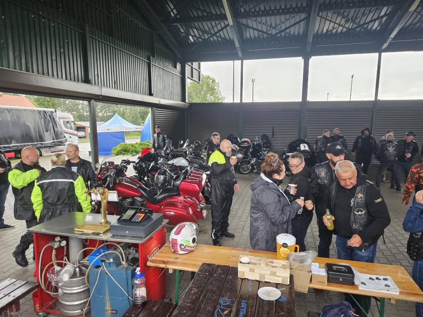 Zdjęcie w galerii na portalu naszwodzislaw.com: 15 lat na dwóch kołach. Grupa Motocyklowa Sami Swoi świętowała jubileusz w Krostoszowicach wiadomości z regionu