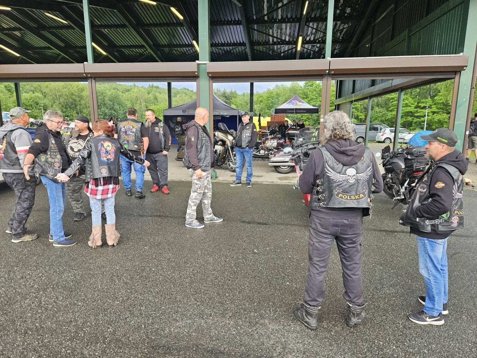 Zdjęcie w galerii na portalu naszwodzislaw.com: 15 lat na dwóch kołach. Grupa Motocyklowa Sami Swoi świętowała jubileusz w Krostoszowicach wiadomości z regionu