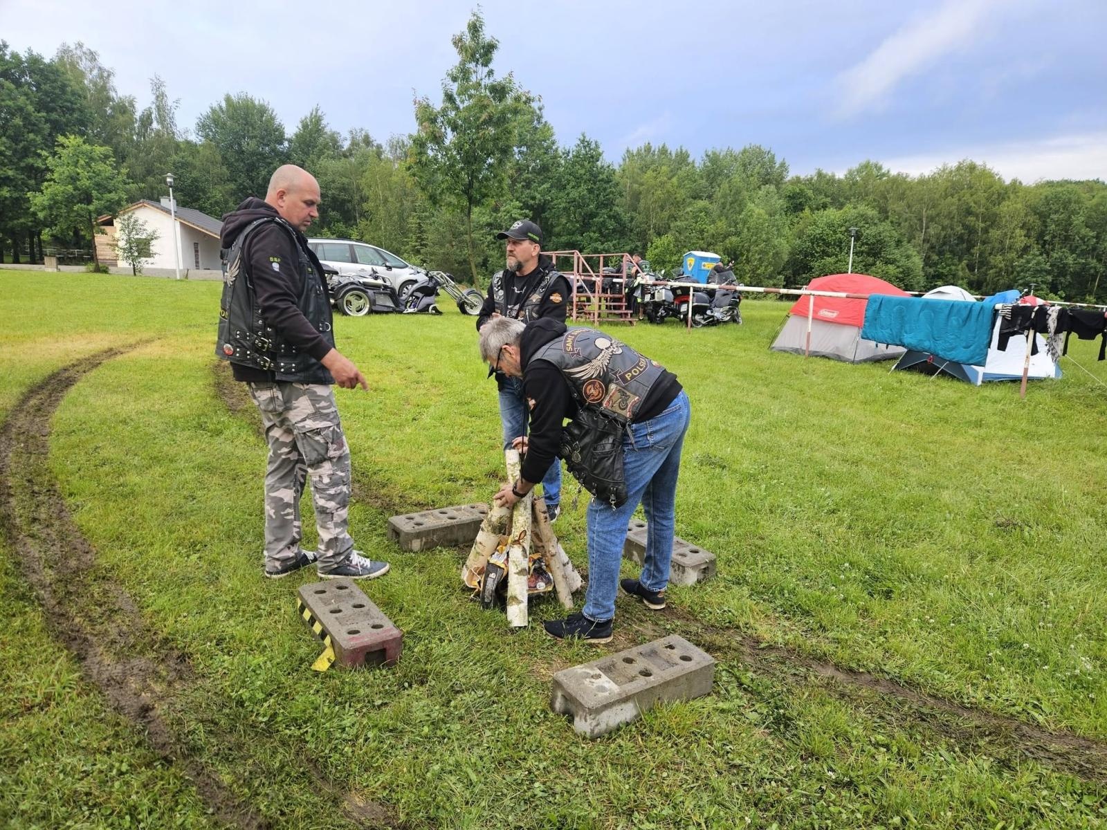 Zdjęcie w galerii na portalu naszwodzislaw.com: 15 lat na dwóch kołach. Grupa Motocyklowa Sami Swoi świętowała jubileusz w Krostoszowicach wiadomości z regionu