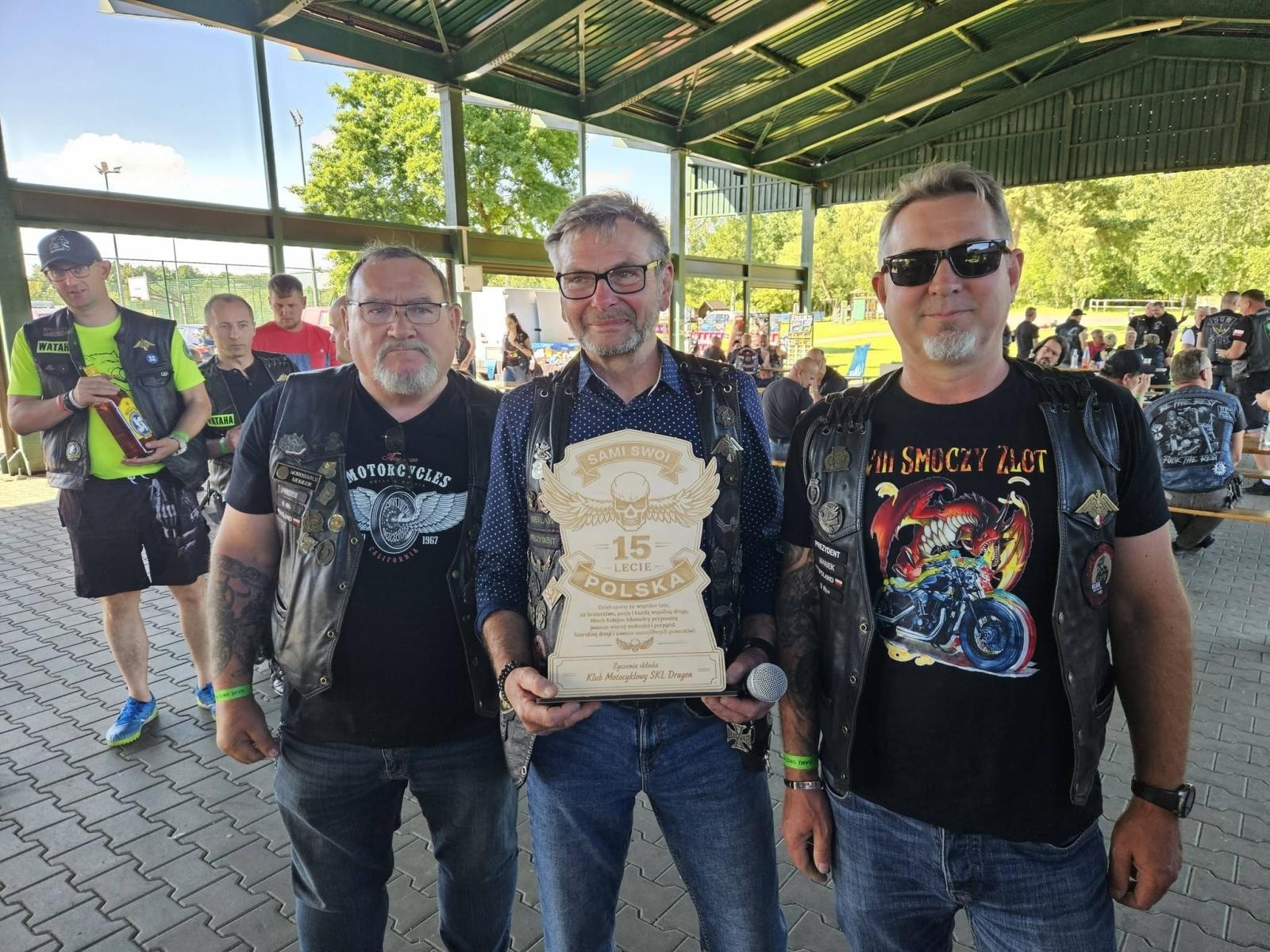 Zdjęcie w galerii na portalu naszwodzislaw.com: 15 lat na dwóch kołach. Grupa Motocyklowa Sami Swoi świętowała jubileusz w Krostoszowicach wiadomości z regionu