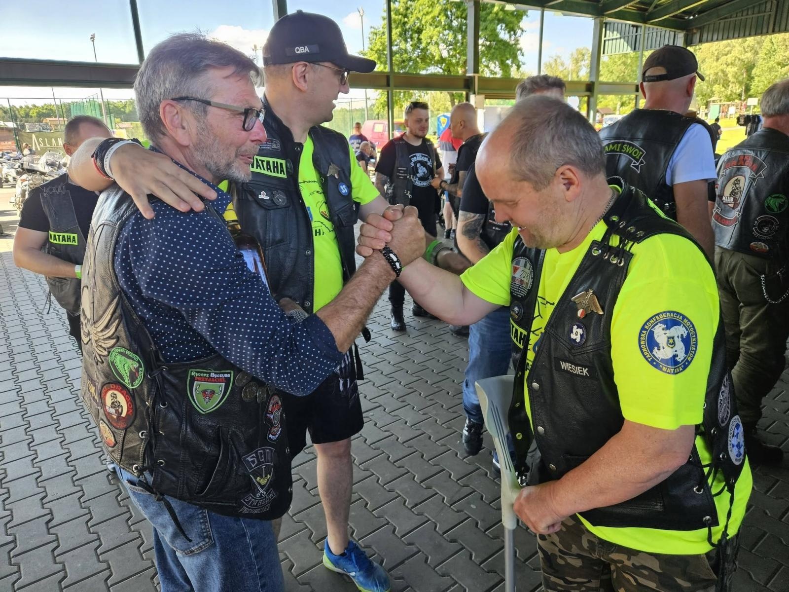 Zdjęcie w galerii na portalu naszwodzislaw.com: 15 lat na dwóch kołach. Grupa Motocyklowa Sami Swoi świętowała jubileusz w Krostoszowicach wiadomości z regionu