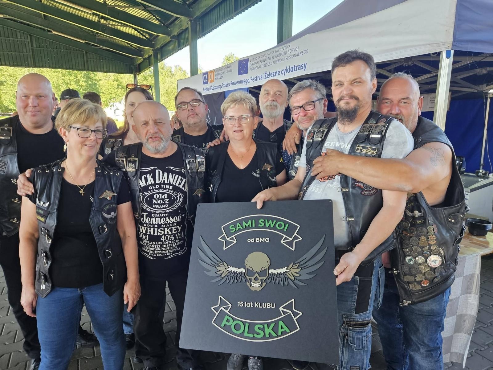 Zdjęcie w galerii na portalu naszwodzislaw.com: 15 lat na dwóch kołach. Grupa Motocyklowa Sami Swoi świętowała jubileusz w Krostoszowicach wiadomości z regionu